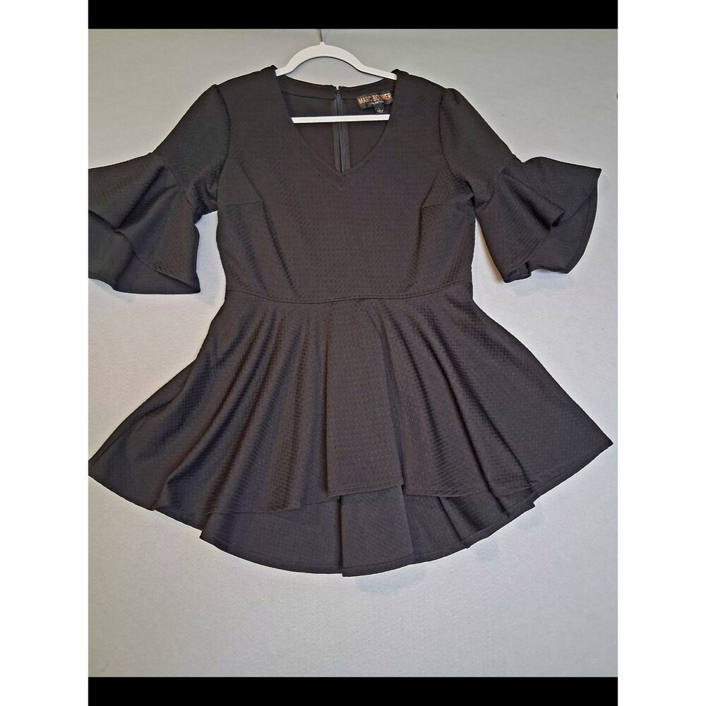 Marc Bouwer Sz L  Black Textured Knit Top with Gold Logo